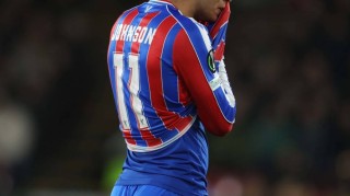 爆冷！罗萨达欧战首秀塞尔赫斯特公园逼平水晶宫，耶雷米·皮诺赛后赠球衣暖心一幕